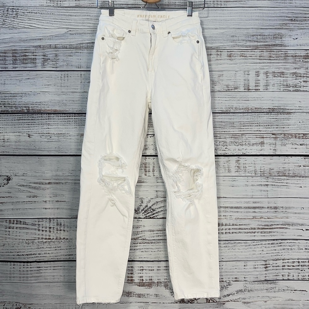 🔥 SALE AMERICAN EAGLE White Distressed Mom Straight Jean Straight Leg Stretch S…